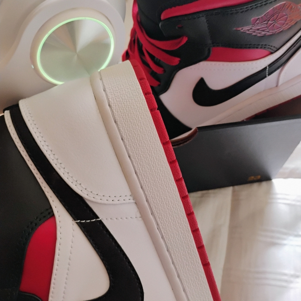 🔥 Strawberry Air Jordan 1 Classic MiD Baller Shoes 🔥11 - Picture 7 of 8